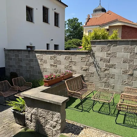 Cetnicka Stanice Hluboka Hluboká nad Vltavou Exterior photo